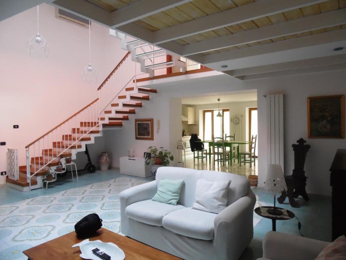 Apartamento A Casa Di Monica Pozzuoli Exterior foto