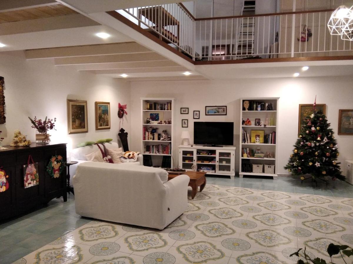 Apartamento A Casa Di Monica Pozzuoli Exterior foto